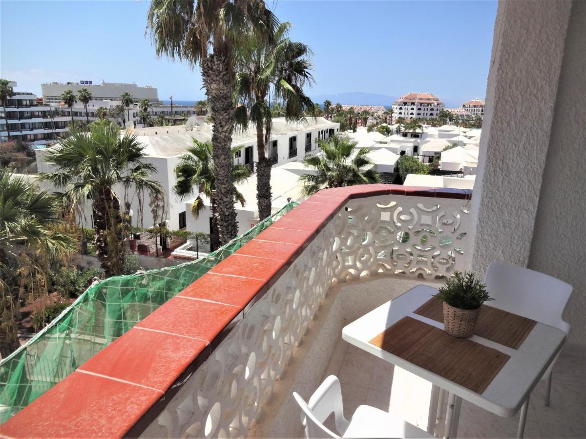 Apartment With A Large South-Facing Balcony, Sea View And Wifi In Las Americas Center ปลายาเดลาสอเมริกาส ภายนอก รูปภาพ