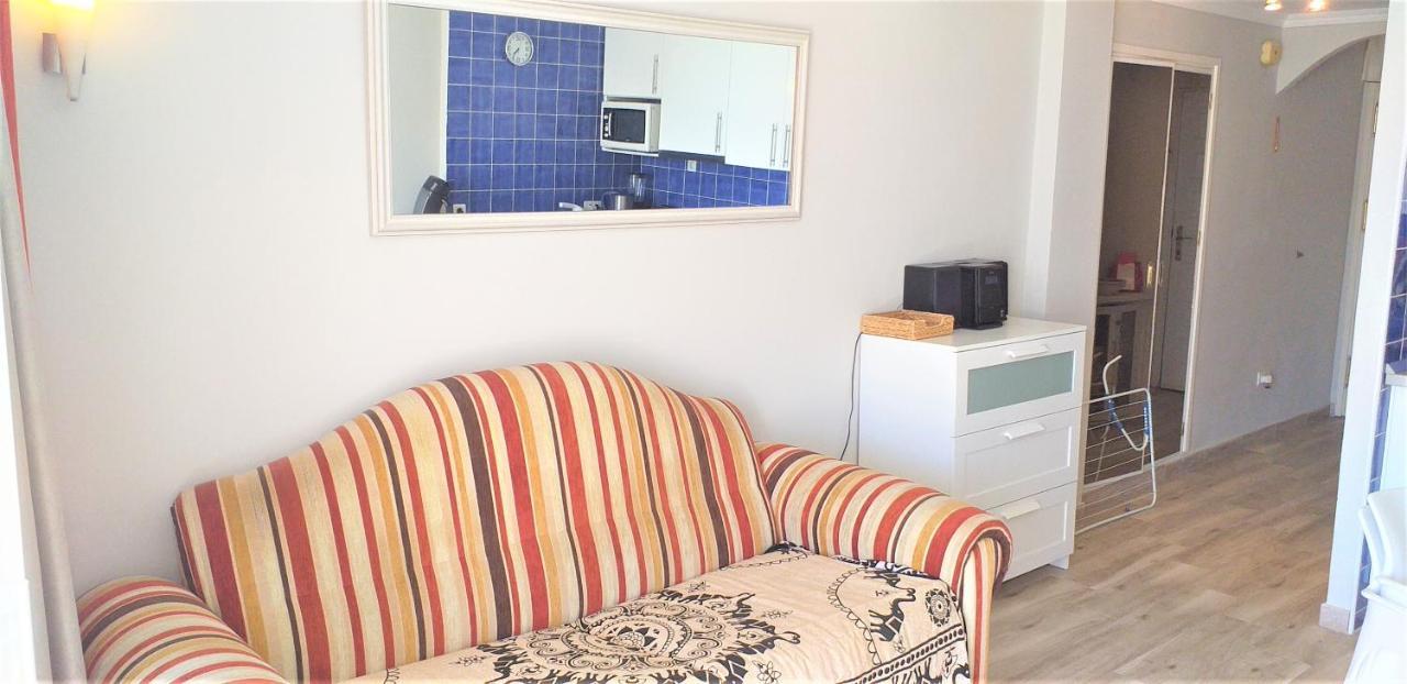 Apartment With A Large South-Facing Balcony, Sea View And Wifi In Las Americas Center ปลายาเดลาสอเมริกาส ภายนอก รูปภาพ