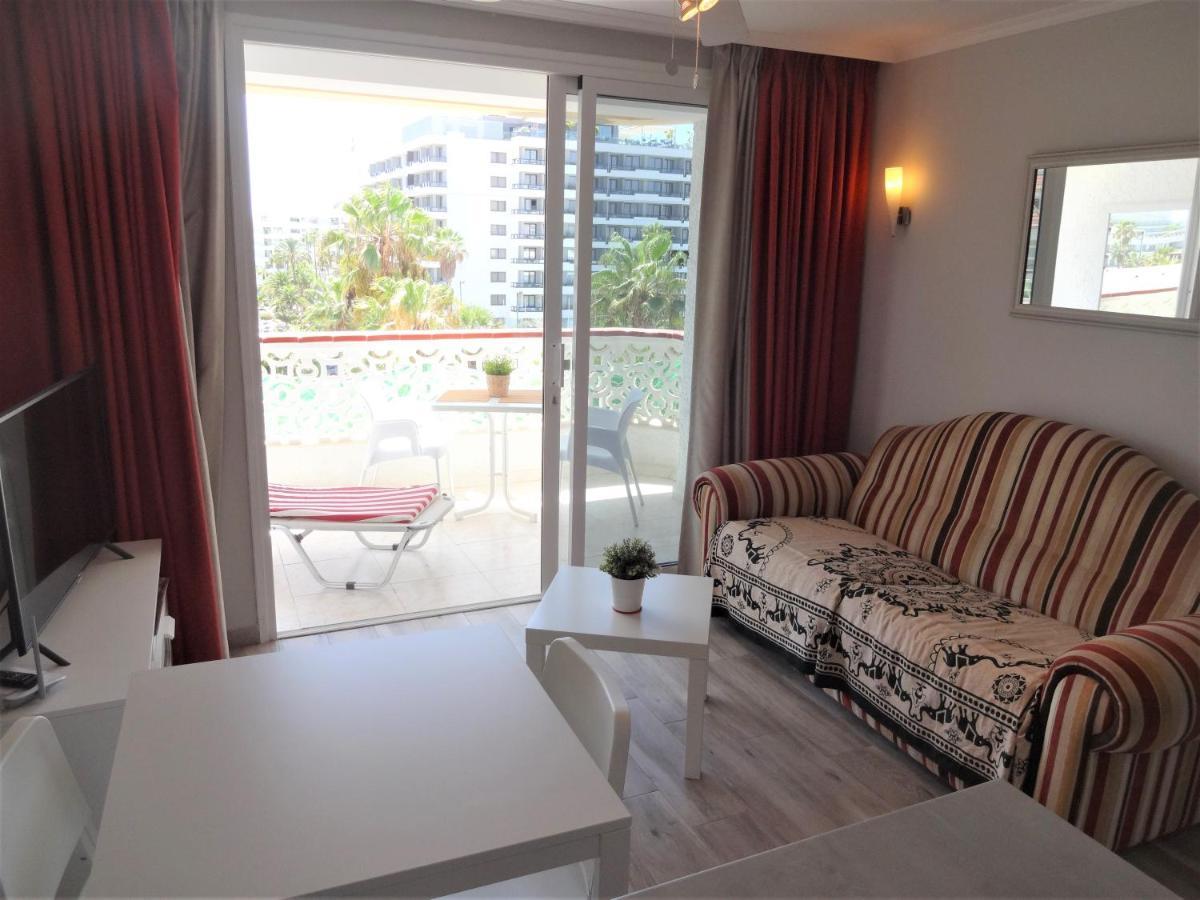 Apartment With A Large South-Facing Balcony, Sea View And Wifi In Las Americas Center ปลายาเดลาสอเมริกาส ภายนอก รูปภาพ