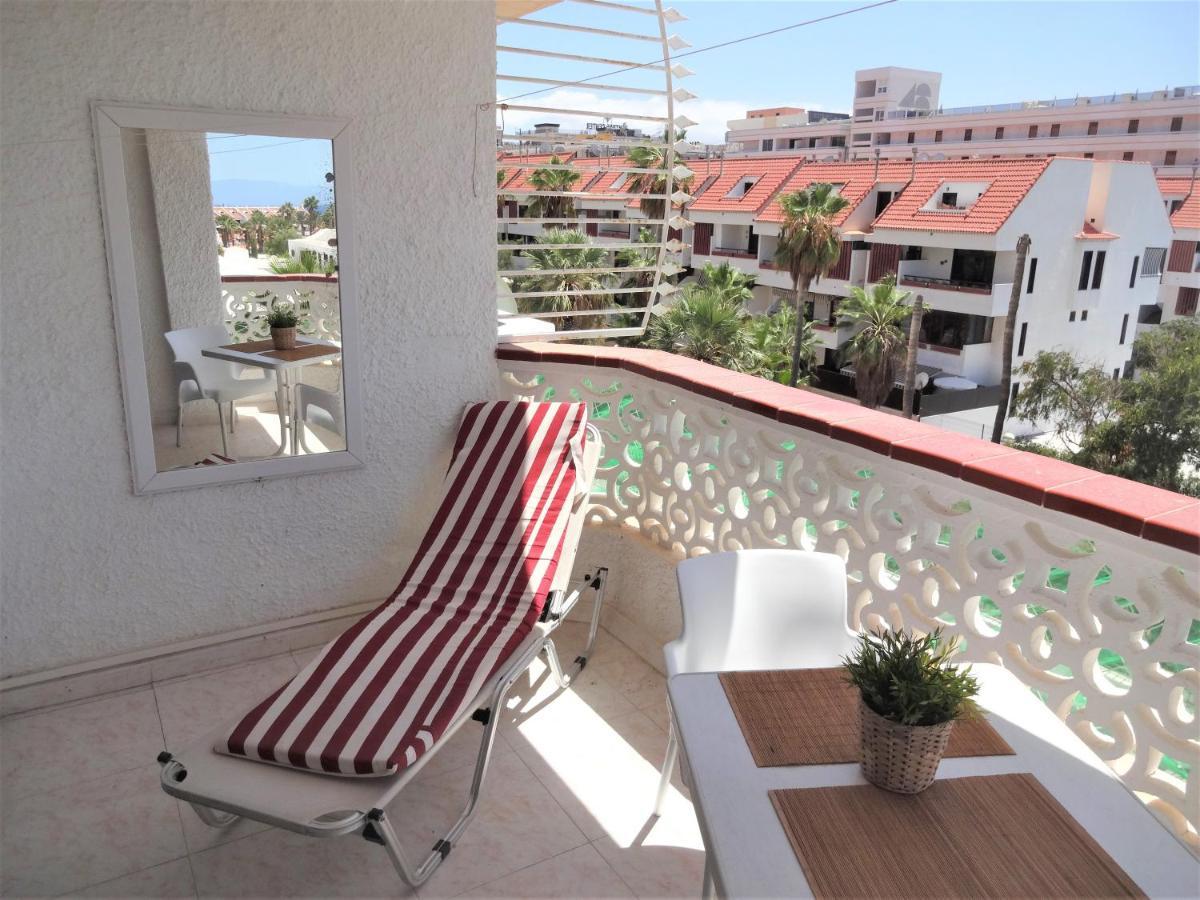 Apartment With A Large South-Facing Balcony, Sea View And Wifi In Las Americas Center ปลายาเดลาสอเมริกาส ภายนอก รูปภาพ