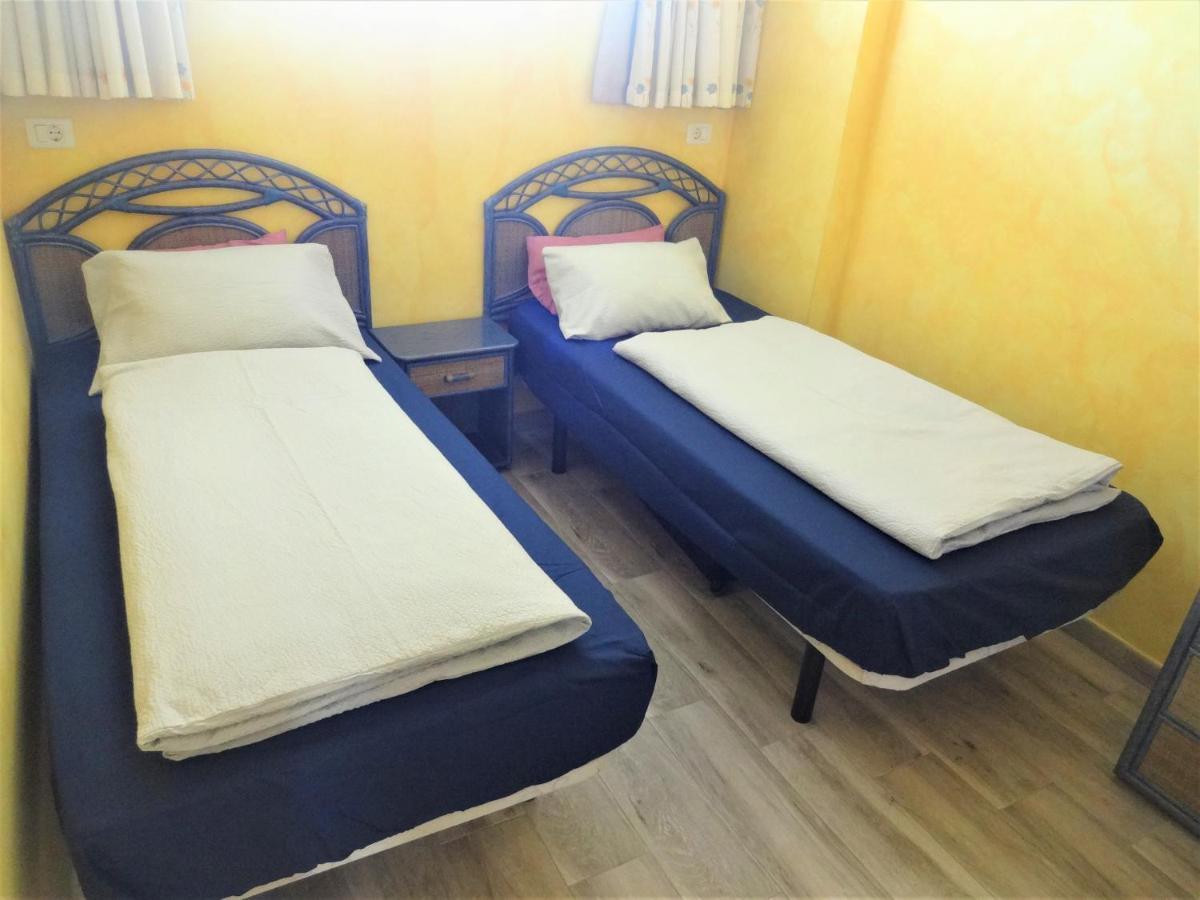 Apartment With A Large South-Facing Balcony, Sea View And Wifi In Las Americas Center ปลายาเดลาสอเมริกาส ภายนอก รูปภาพ